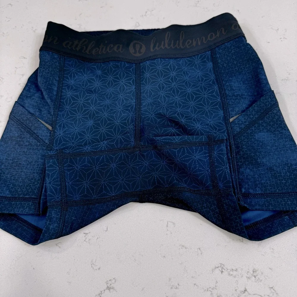 Lululemon athletica ~What The Sport / 4”Short Full   Size 2 Sashiko Print